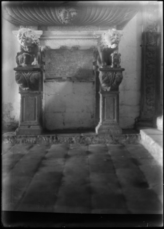 Tomba del Marchese Emanuele di Castelvì, Scipione Aprile (particolare, 1856)