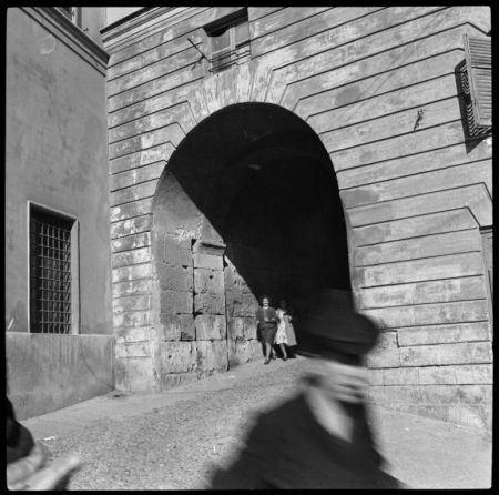 Torre dell'Aquila, Porta