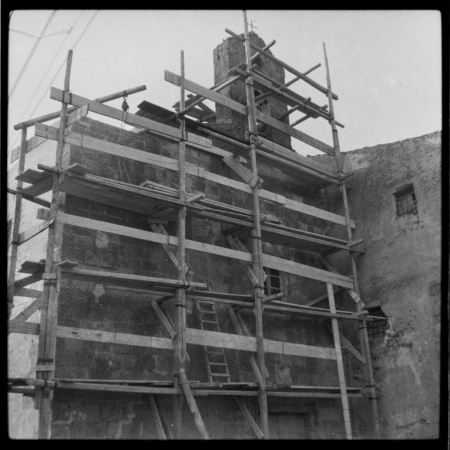 Prospetto durante i lavori di restauro (1943)
