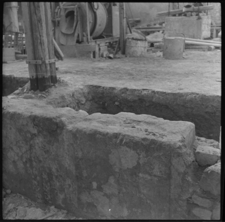 Assaggi alla fondazione dell'ala nord del Chiostro, febbraio 1952