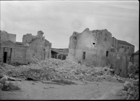Macerie, dopo l'incursione anglo-americana del 13 maggio 1943