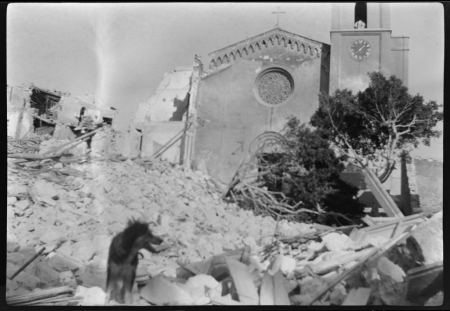 Facciata dopo l'incursione anglo-americana del 7 giugno 1943