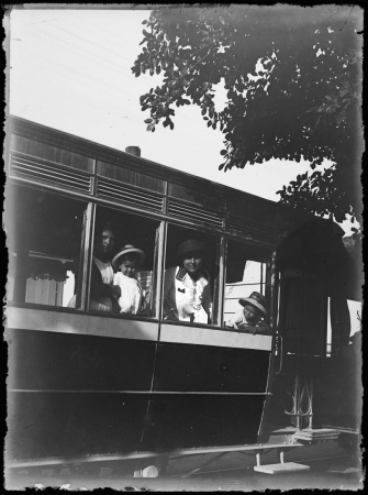 Sul tram per il mare
