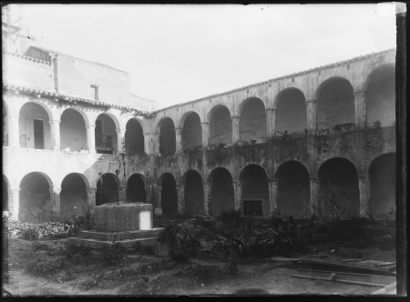 Porticato e Pozzo