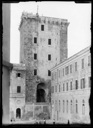 Torre di San Pancrazio, vista dalla piazza Indipendenza (prima dei lavori di restauro), ante 1906