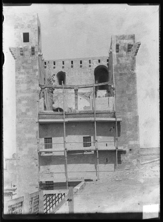 Torre di San Pancrazio, vista dalla piazza Indipendenza (durante i lavori di restauro), 1906-1908
